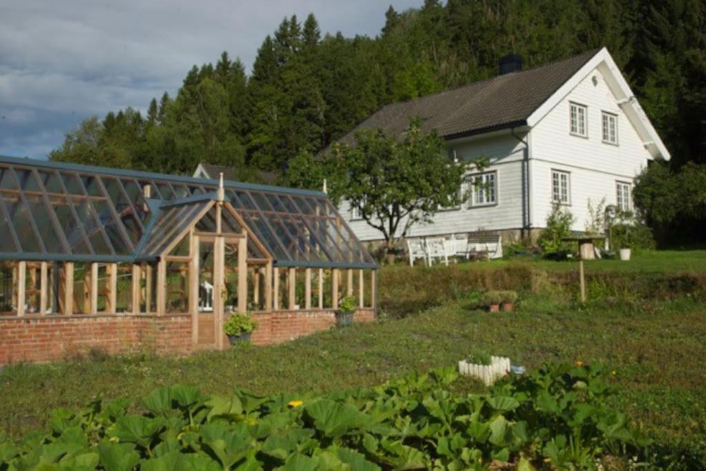 Idyllic Small Farm Apartment *